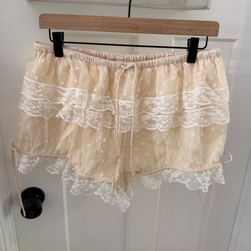 Free People Sweet Sugar Bloomer Shorts Ivory Lace Heart Mesh Tiered Ruffle M NEW